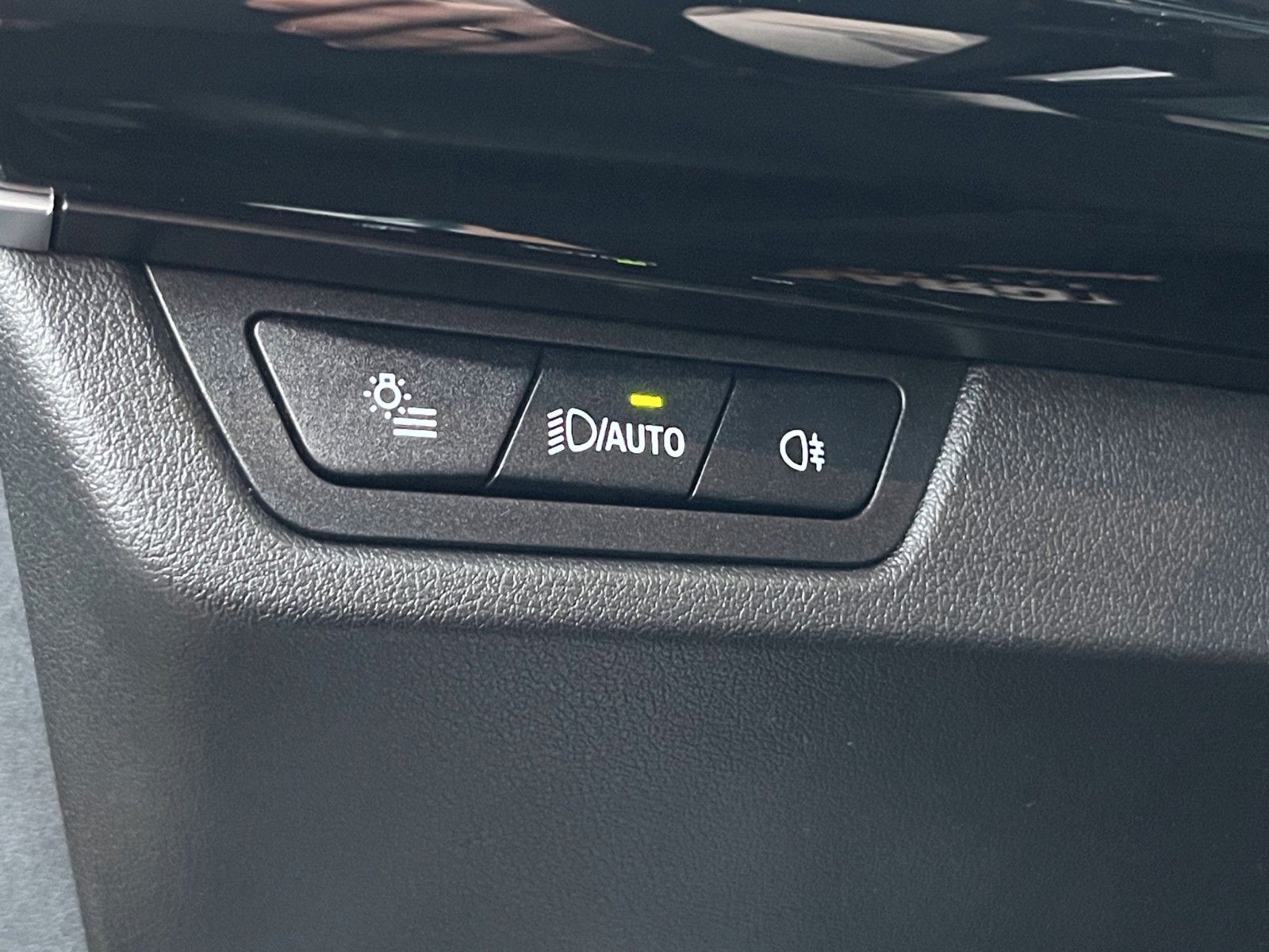 Fahrzeugabbildung BMW X1 18d sDrive*xLine*NAVI*PDC*KAMERA*u.v.m**