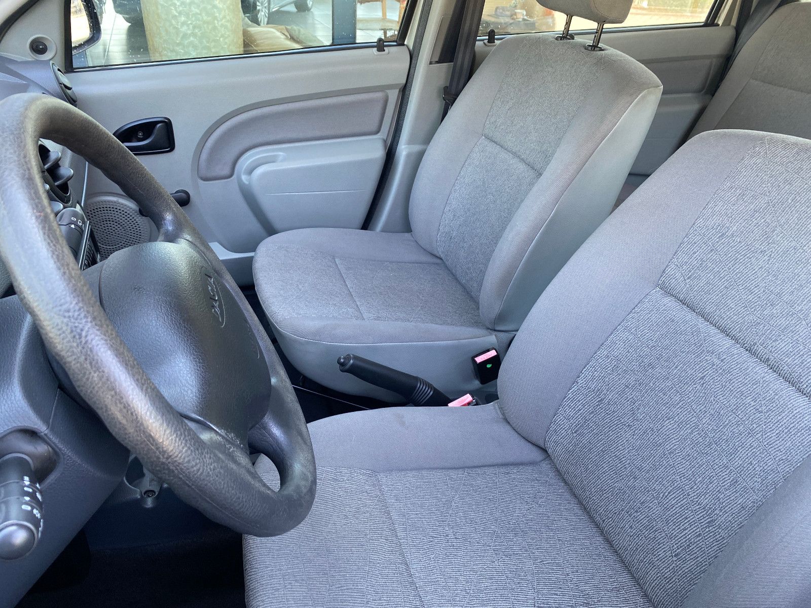 Fahrzeugabbildung Dacia Logan MCV 1.6 Kombi Ambiance AHK+TÜV-NEU
