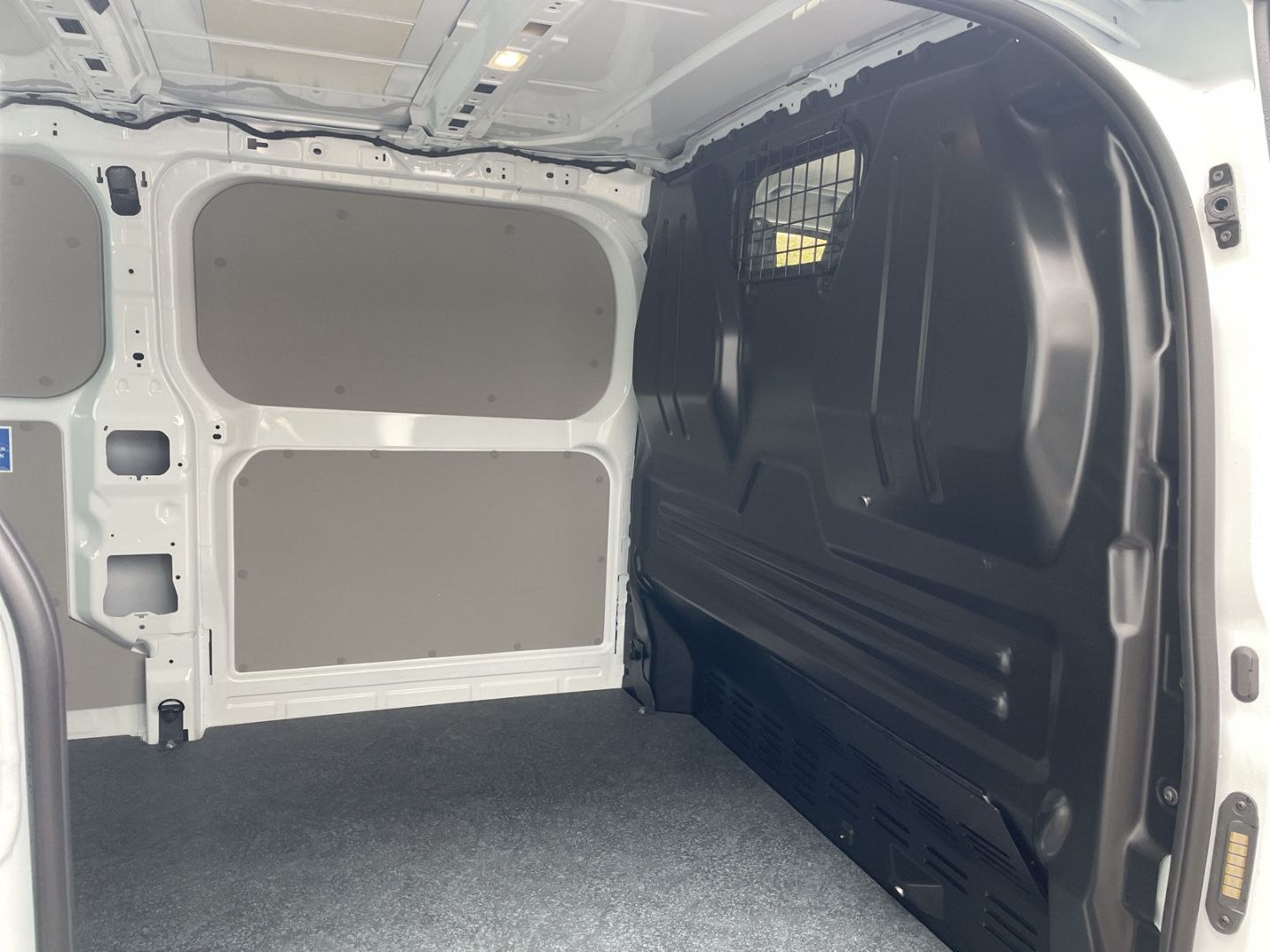 T7 Transporter Kasten 2.0 TDI LR AHK/Kamera/GRA