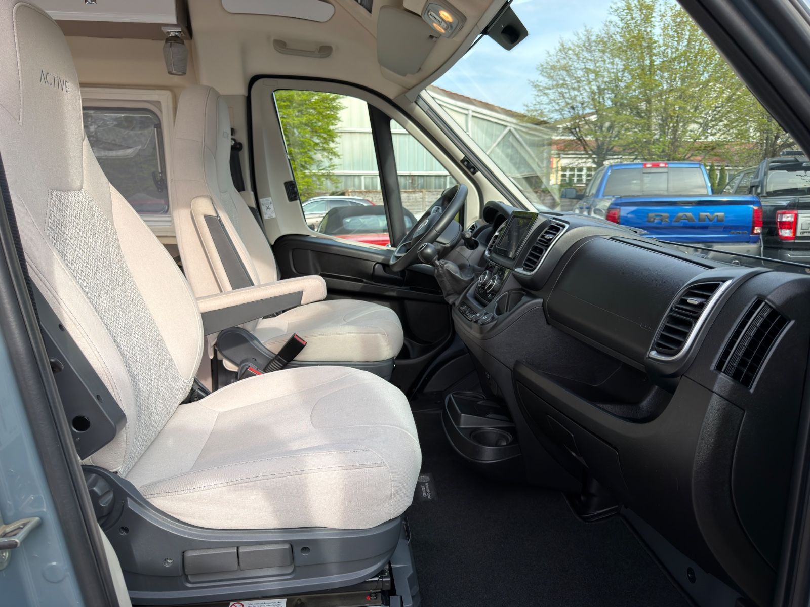 Fahrzeugabbildung Bürstner Eliseo C602|LUFTFAHRWERK|KAMERA|FACELIFT