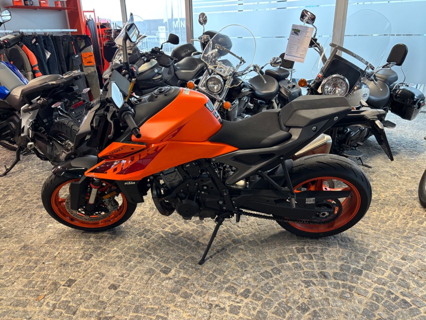 Fahrzeugabbildung KTM 990 Duke Modell 2024 mit Techpack