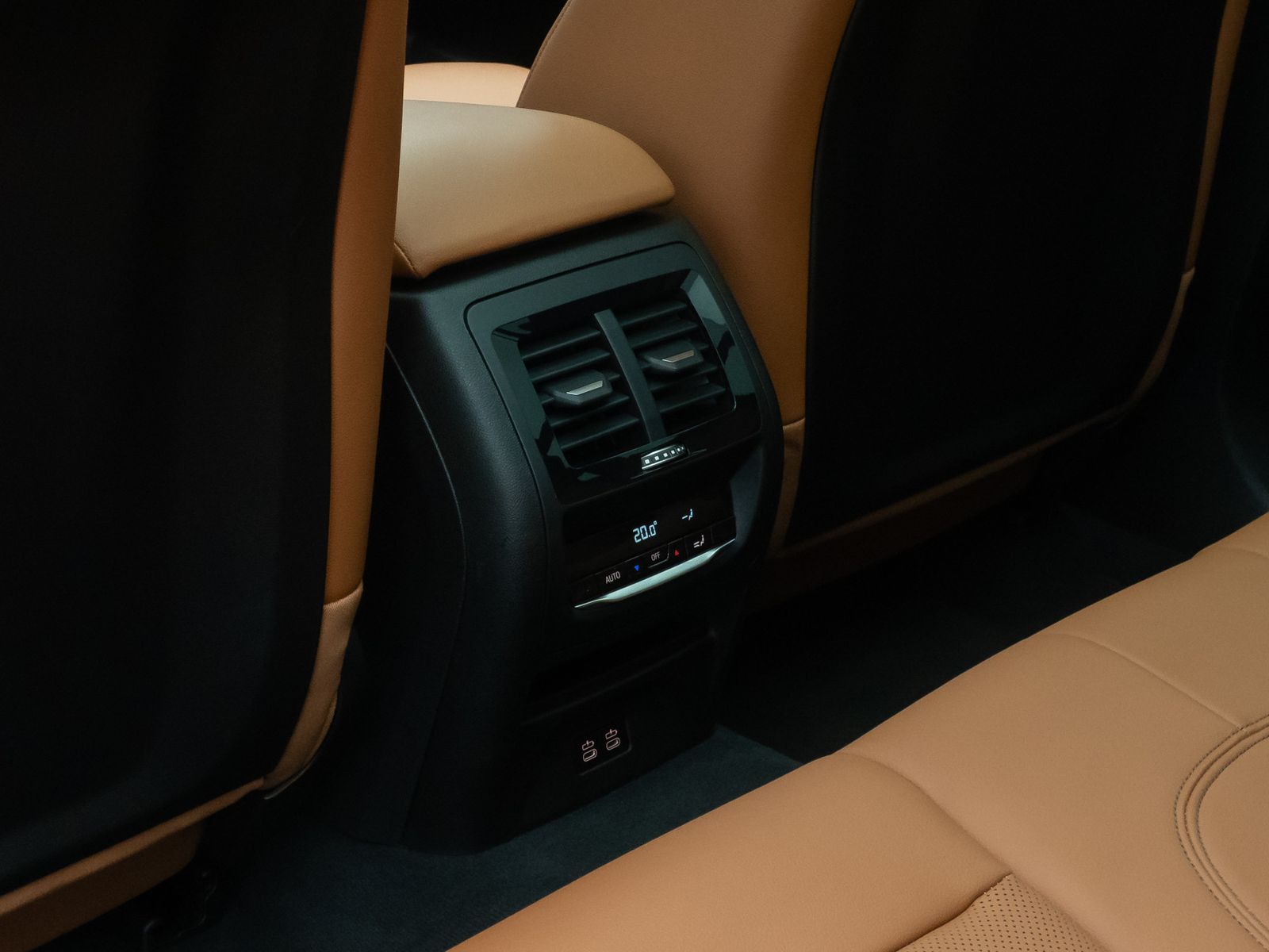 Fahrzeugabbildung BMW X3 xD30e Kamera AHK HUD DAB Sport Panoram 19Zoll