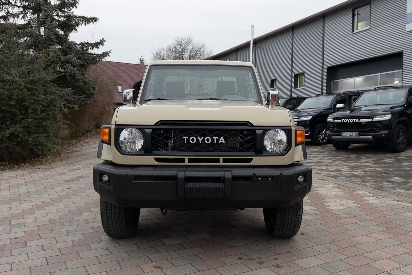 Toyota Land Cruiser GRJ 79 SC VX LIM + Facelift 2025 imagem 2