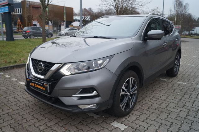 Nissan Qashqai Tekna Pano- Glasdach Rückfahrkam.360°LED