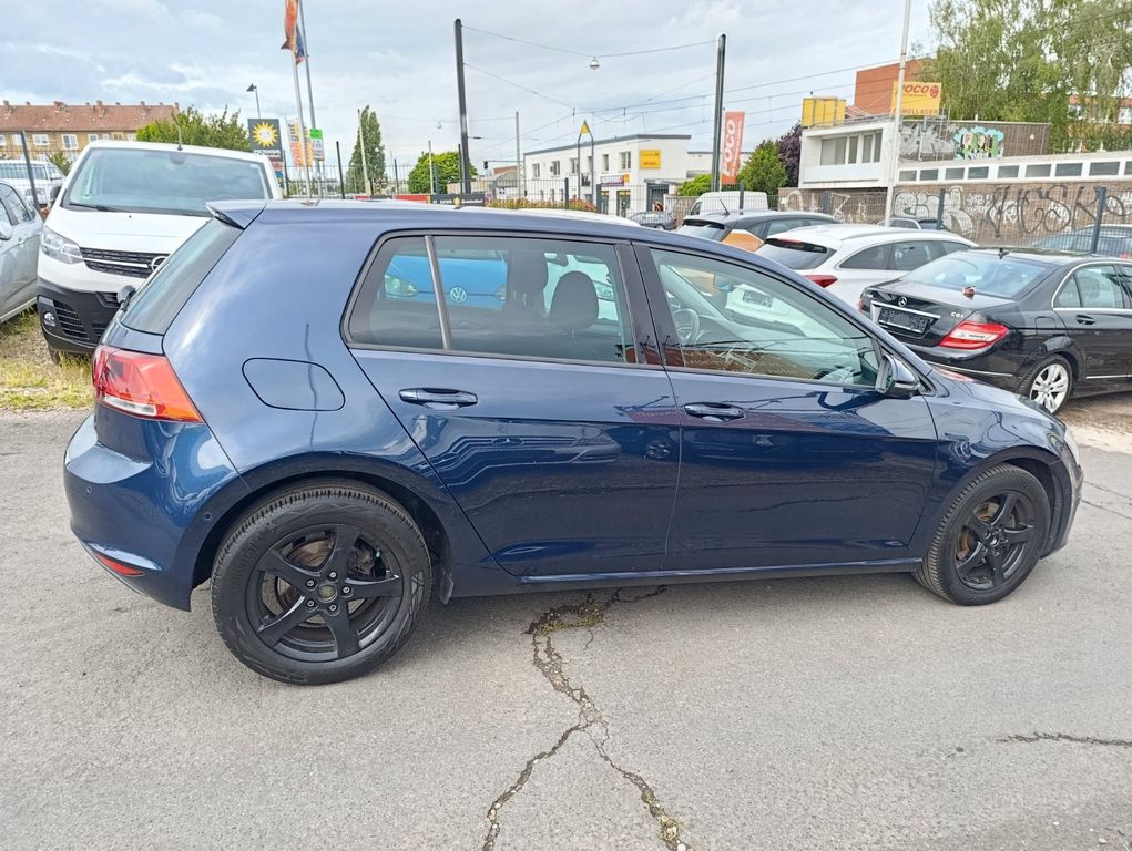 Volkswagen Golf VII Lim. PARK-A*SITZ-H*KLIMA-A*TÜV+INSP NEU