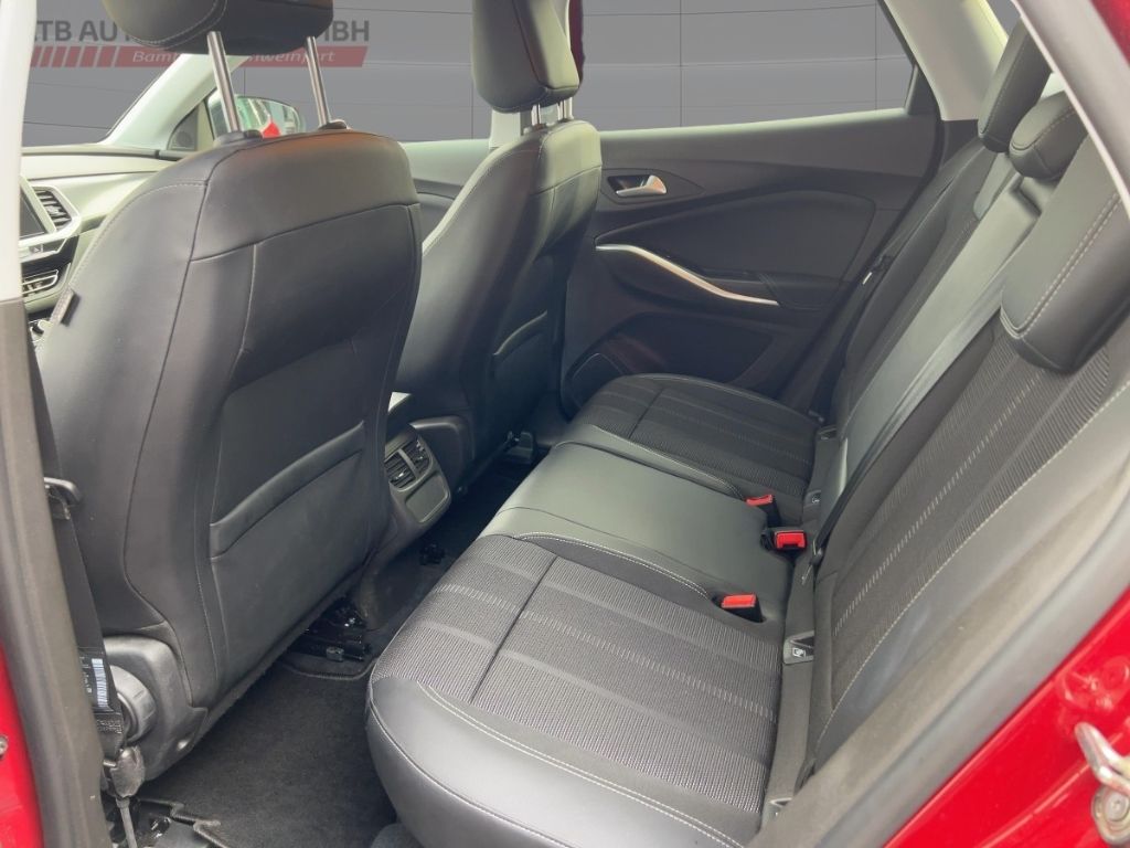 Fahrzeugabbildung Opel Grandland GS AUTOMATIK ALLWETTER WINTERPAKET