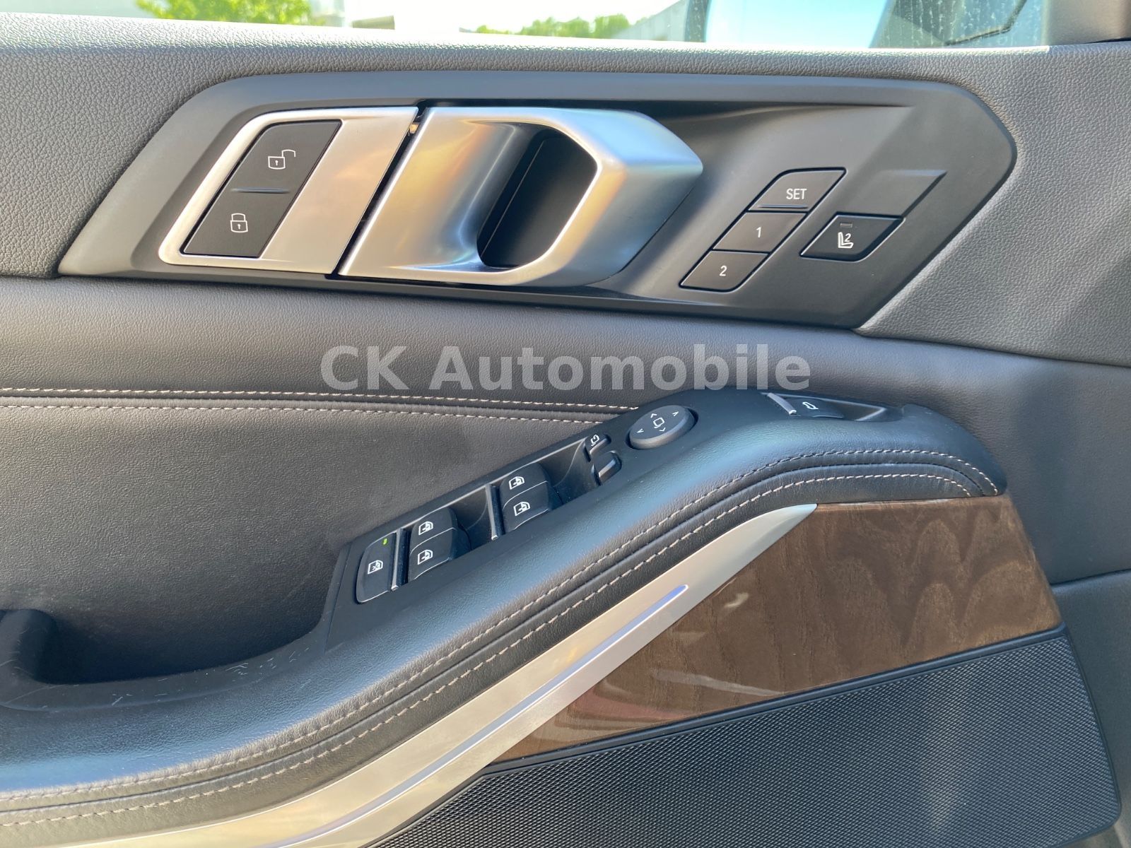 Fahrzeugabbildung BMW X5 xDrive 45e Individual/HeadUp/360°Kam/LED/AHK