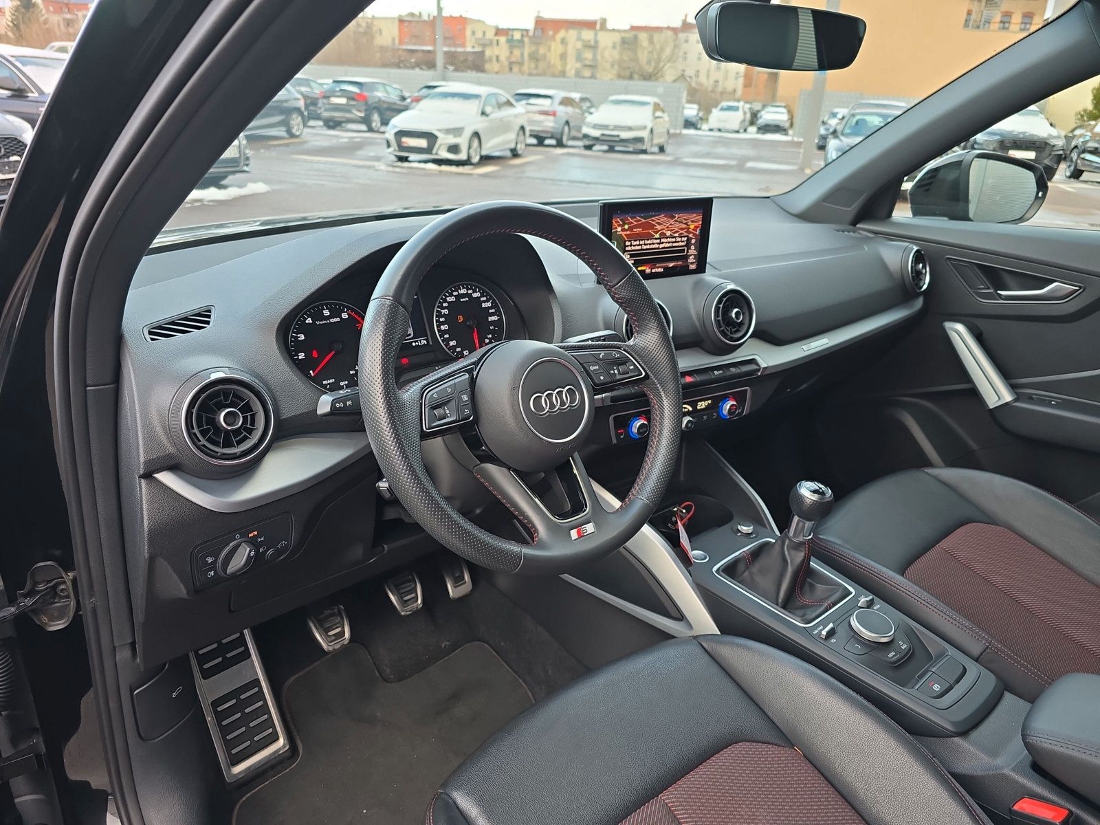 Fahrzeugabbildung Audi Q2 35 TFSI S line LED PANO STANDHZG LM19