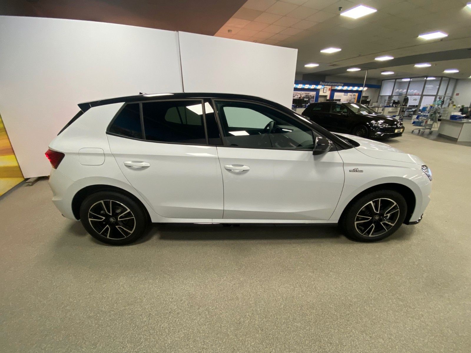 Fahrzeugabbildung SKODA Fabia 1.0 TSI DSG Monte Carlo+KAMERA+AppCon+PDC+