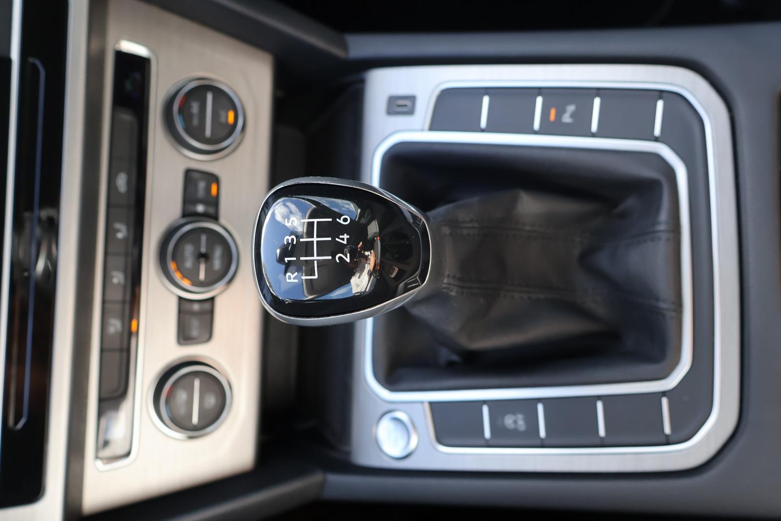 Volkswagen Passat 1.5 TSI LED Tempomat Klimaaut., миниатюра 18