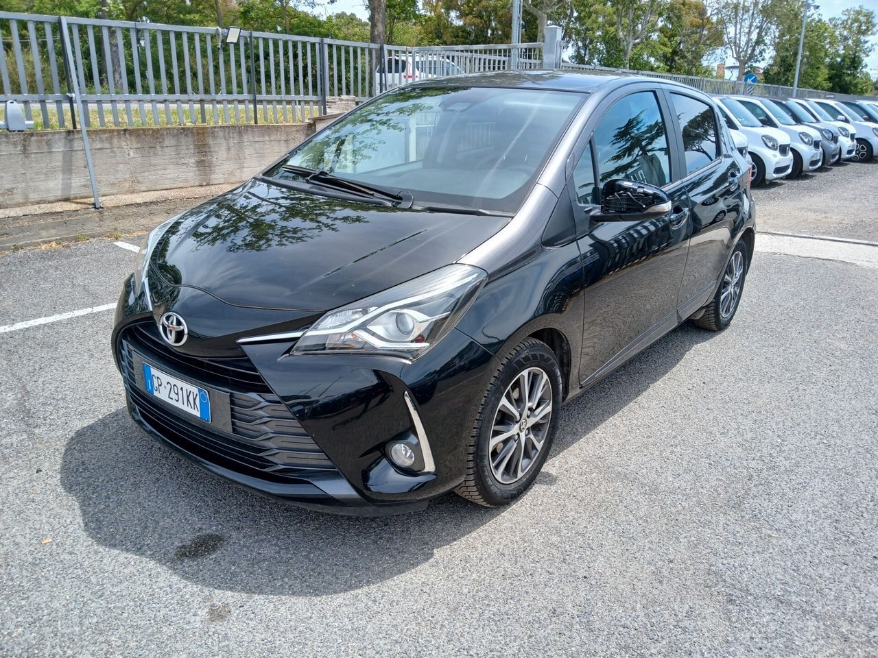 TOYOTA Yaris