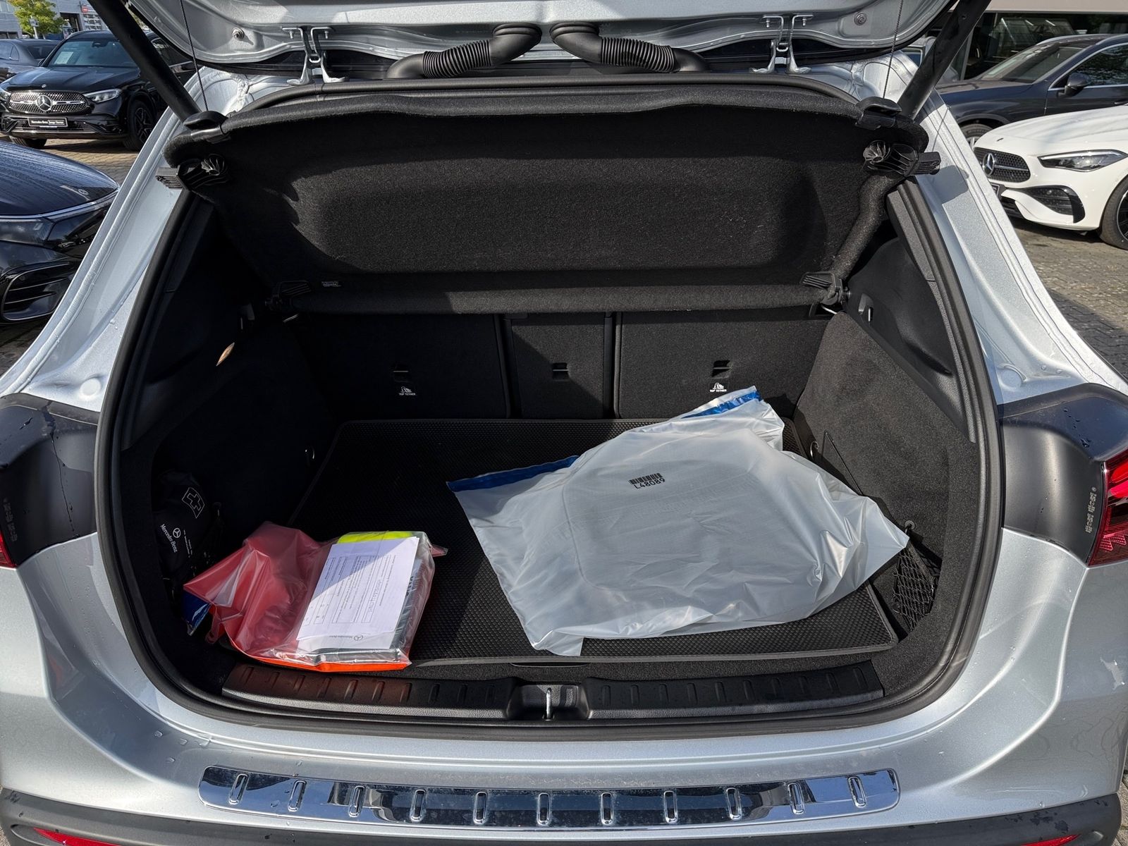Mercedes-Benz EQA 250 AMG Night Distronic Kamera KeyLess LED foto 7