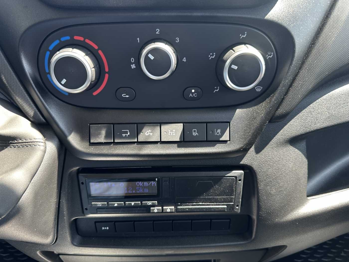 Fahrzeugabbildung Iveco Daily 70C18 H 3.0L *R3.750mm*AHK*Luft*Sperre*