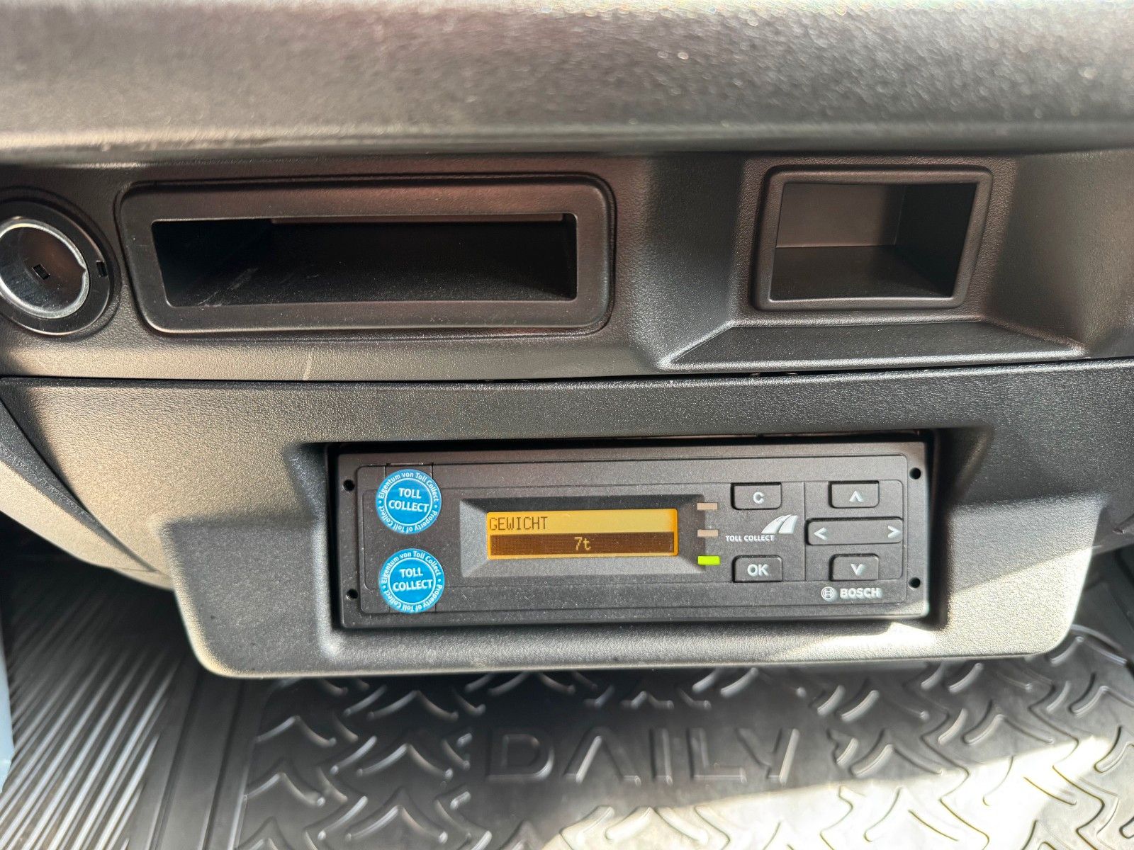 Fahrzeugabbildung Iveco Daily 70C18 H 3.0L *AHK*7-Sitze*Standheizung*