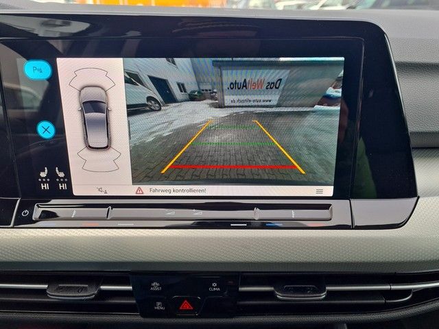 Fahrzeugabbildung Volkswagen Golf VIII TSI Move LED AID RFK SH LM