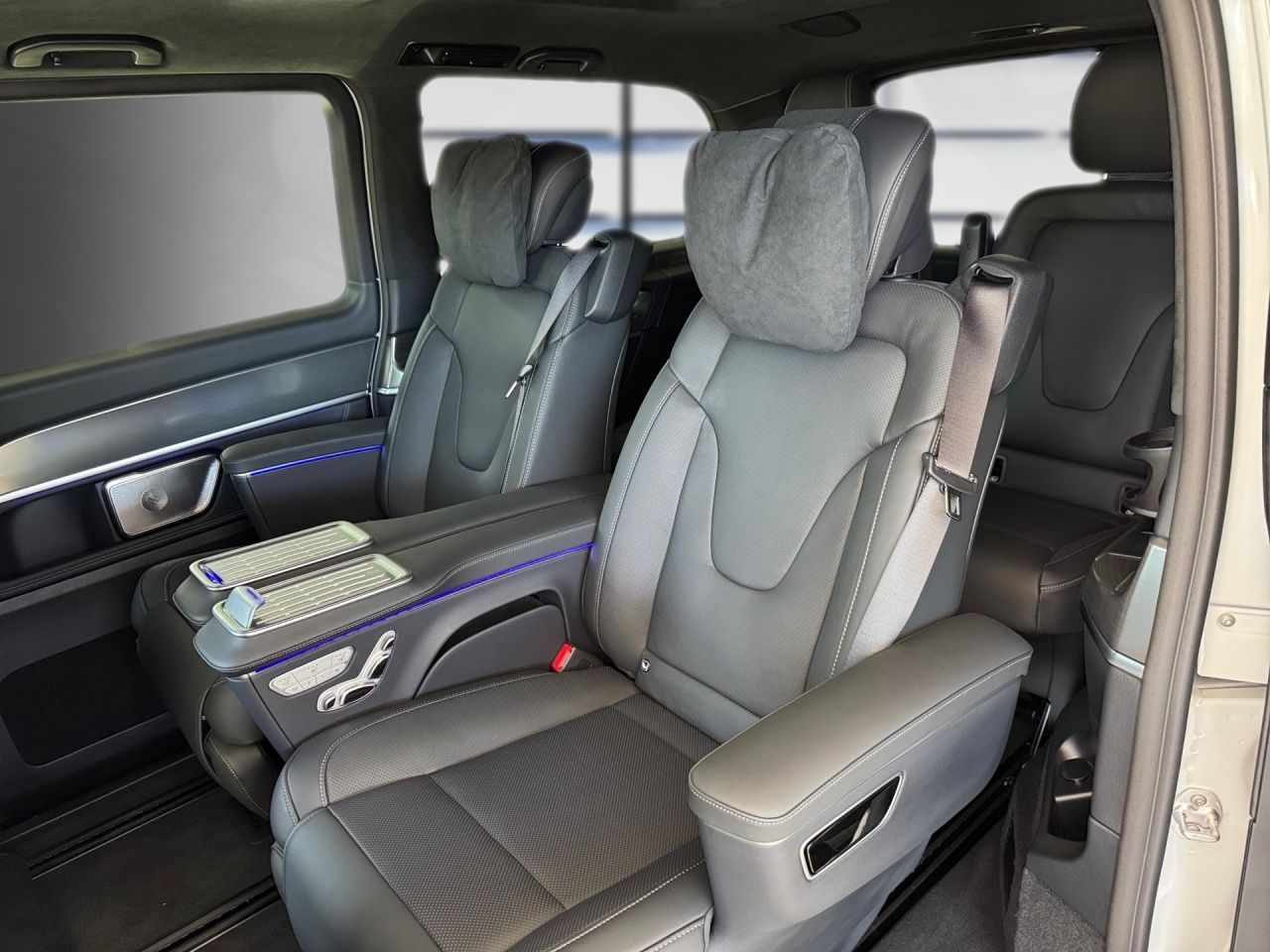 Fahrzeugabbildung Mercedes-Benz V 300 d Exclusive 4matic Luxussitze*Airmatic*AMG