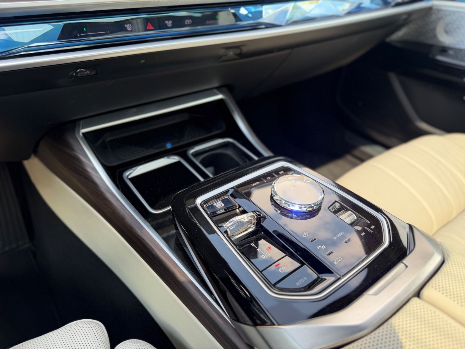 BMW 750E xDrive Design Pure Excellence*PANO*VOLLVOLL foto 23