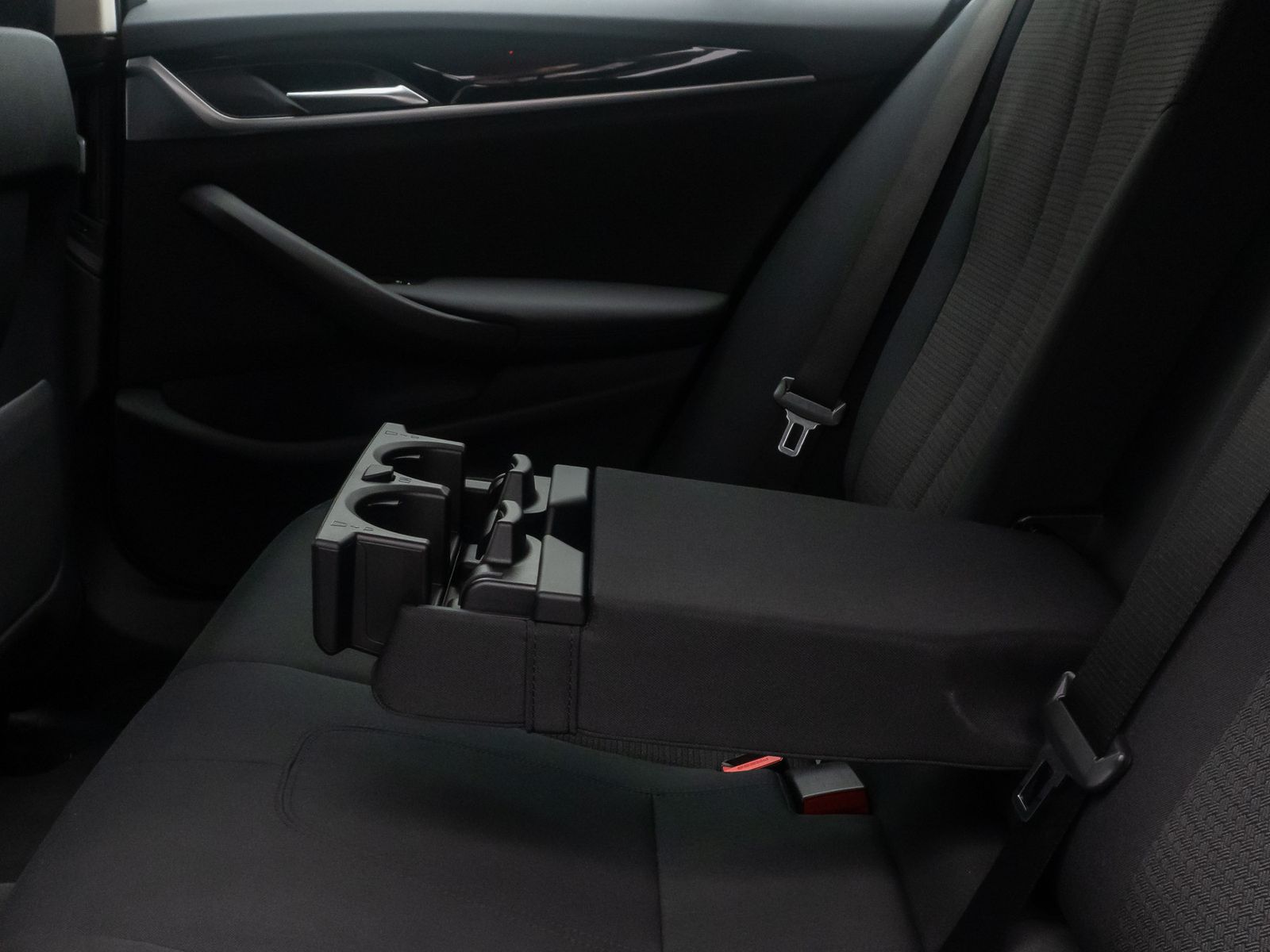 Fahrzeugabbildung BMW 530e MSportlenk Alarm DAB Kamera 4xKlima 18Zoll