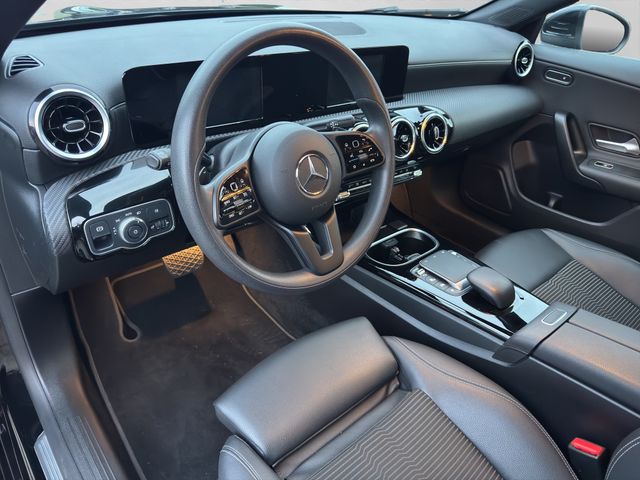 Fahrzeugabbildung Mercedes-Benz CLA 250 Shooting Brake e Navi+CarPlay+Spur+AHK
