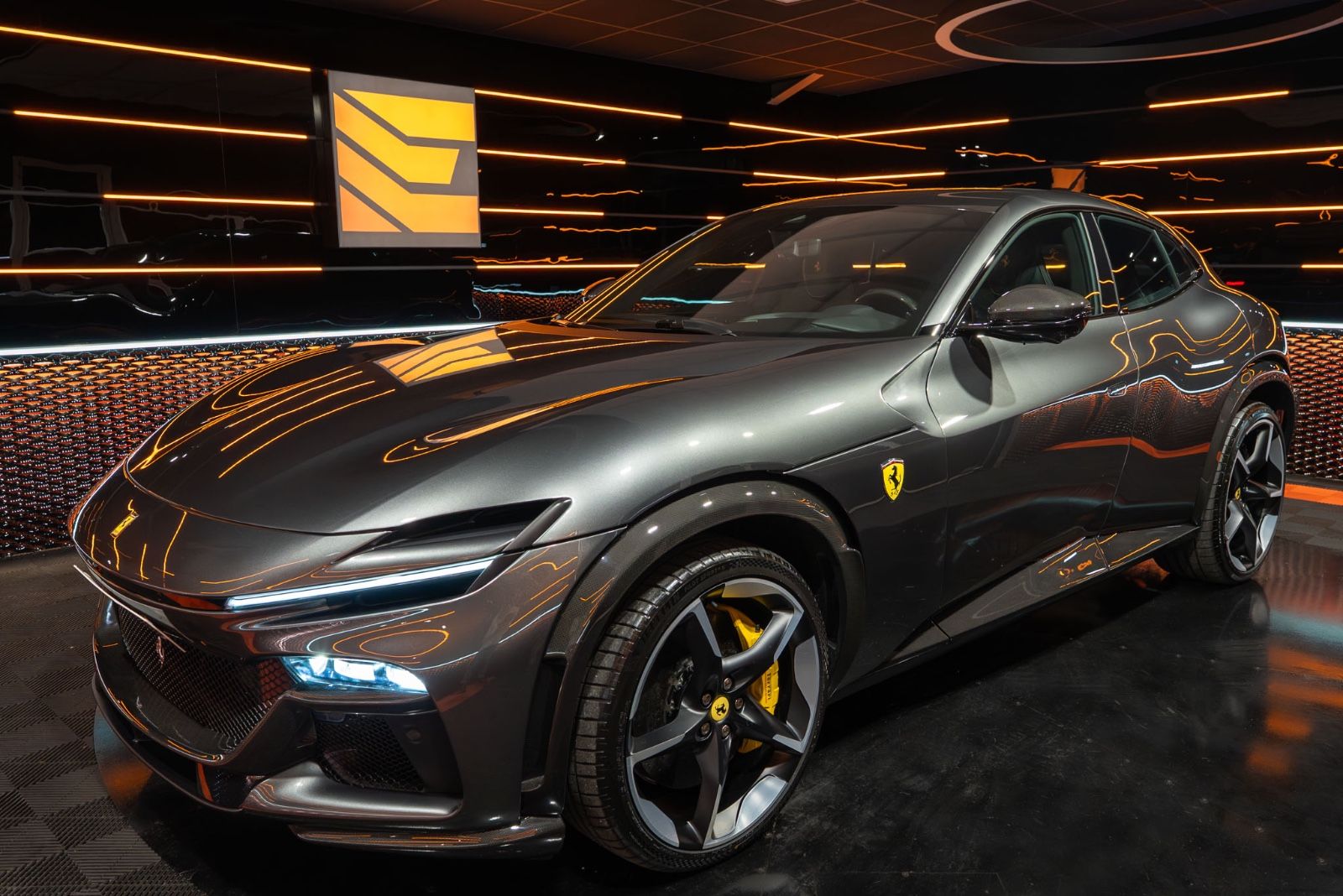 Ferrari Purosangue*New*No registration*New steer. wheel