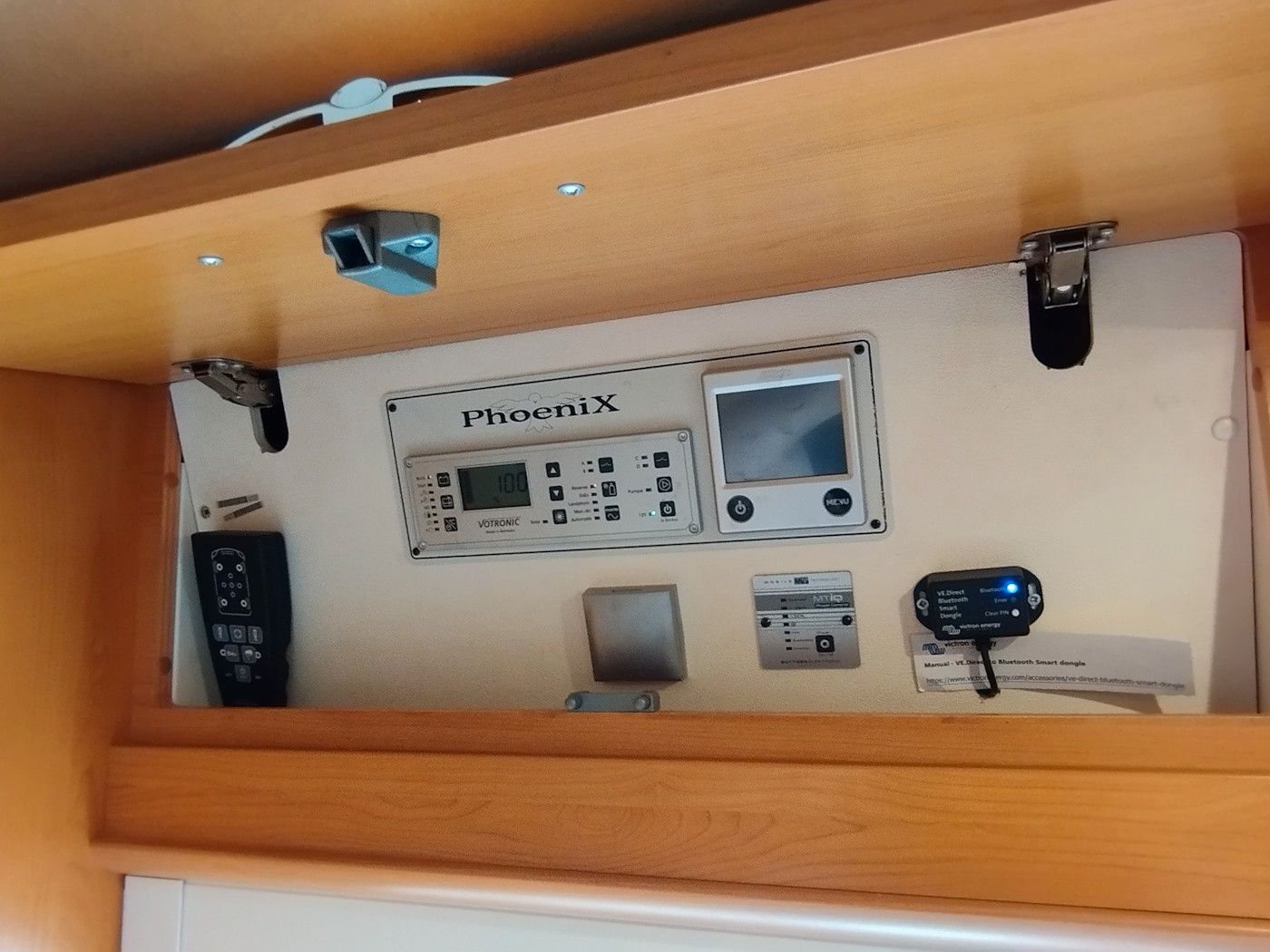 Fahrzeugabbildung Phoenix Alkoven 7100 RSL 2xLithium AHK Solar Kamera NAVI