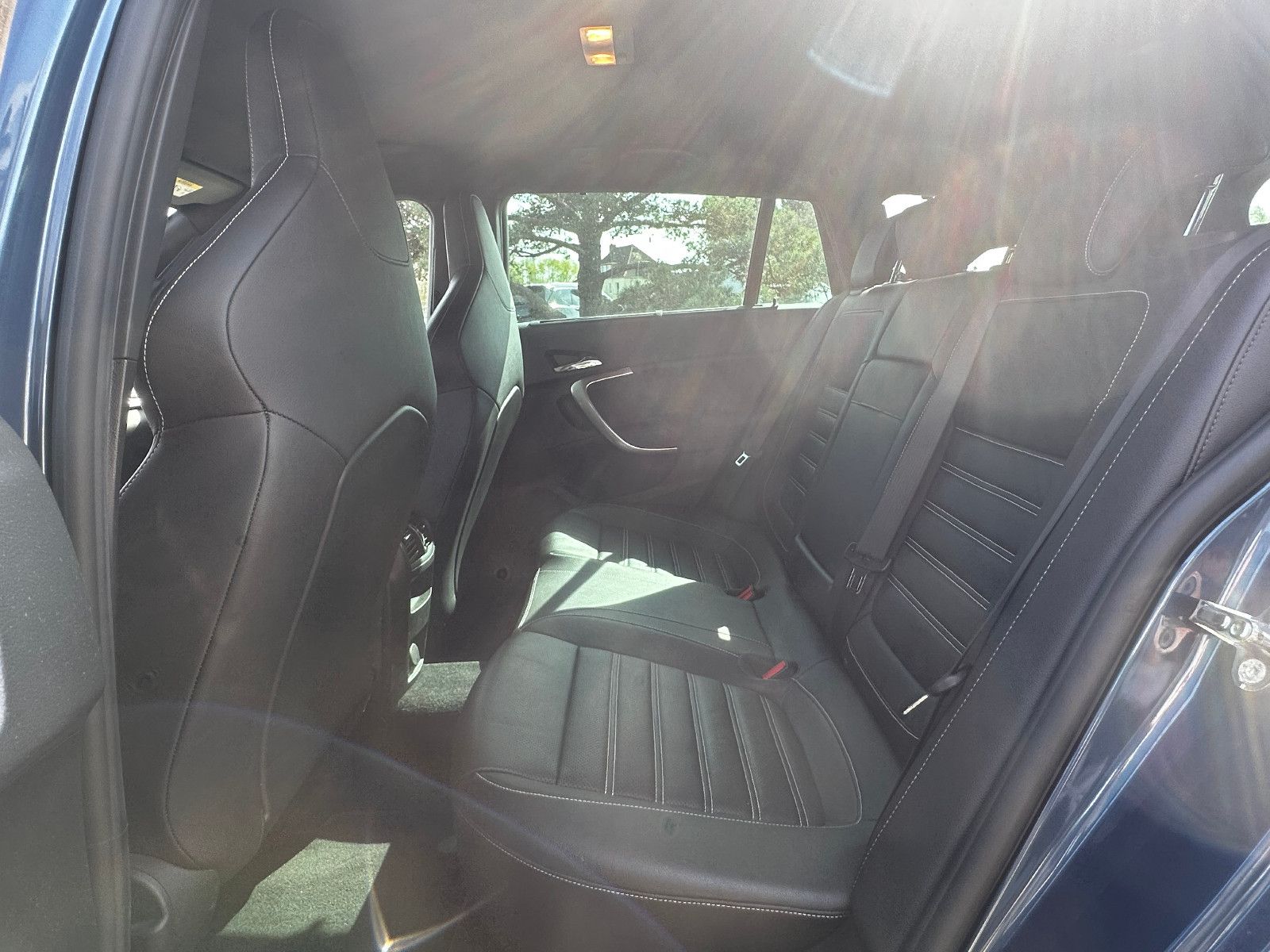 Fahrzeugabbildung Opel Insignia A Sports Tourer Sport
