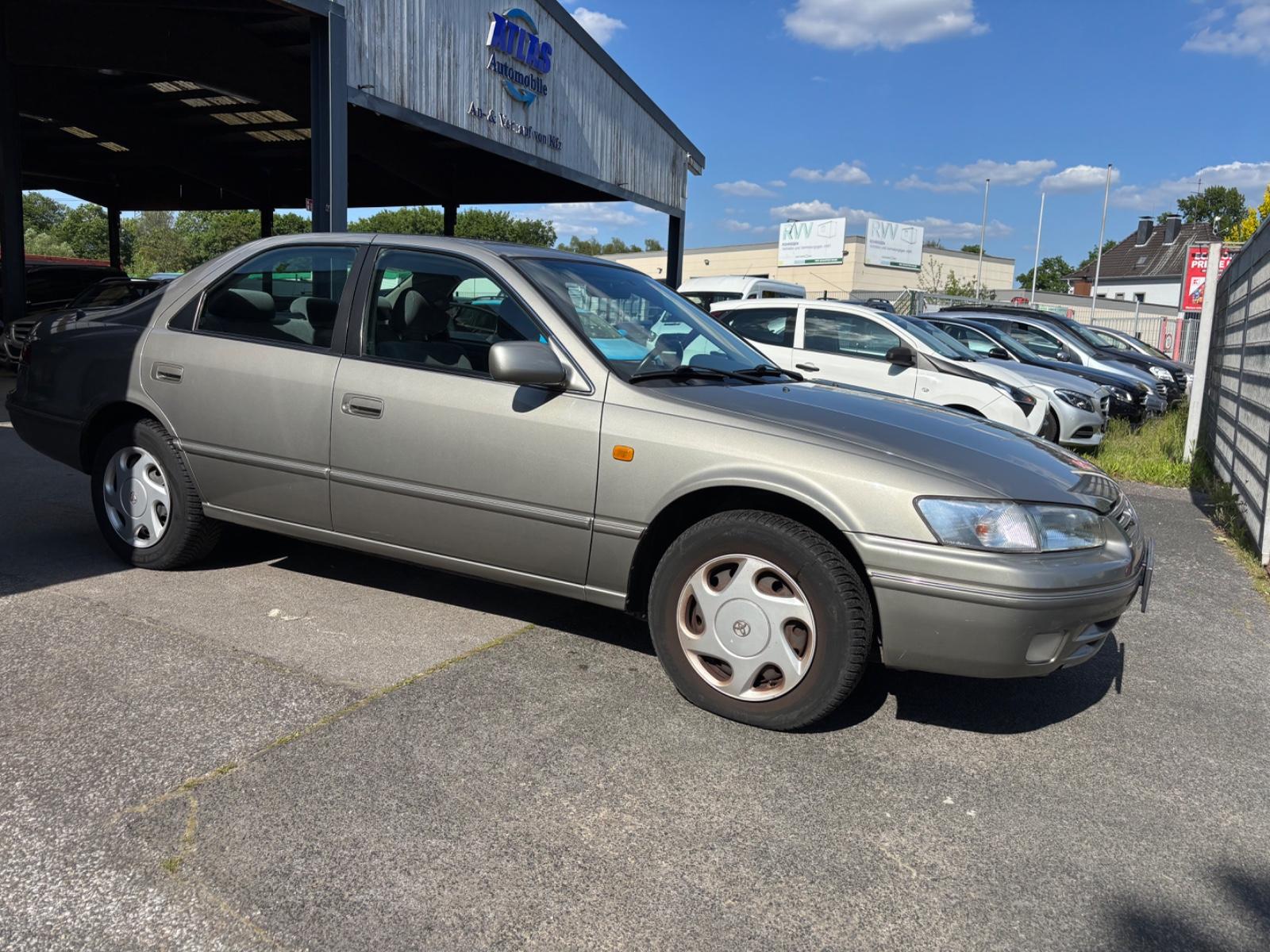 Toyota Camry 2.2/122000Km/Deutsches Fz.TÜV
