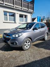 Hyundai ix35 1.6 Comfort blue 2WD Comfort - Hyundai ix35 Gebrauchtwagen in Frankfurt