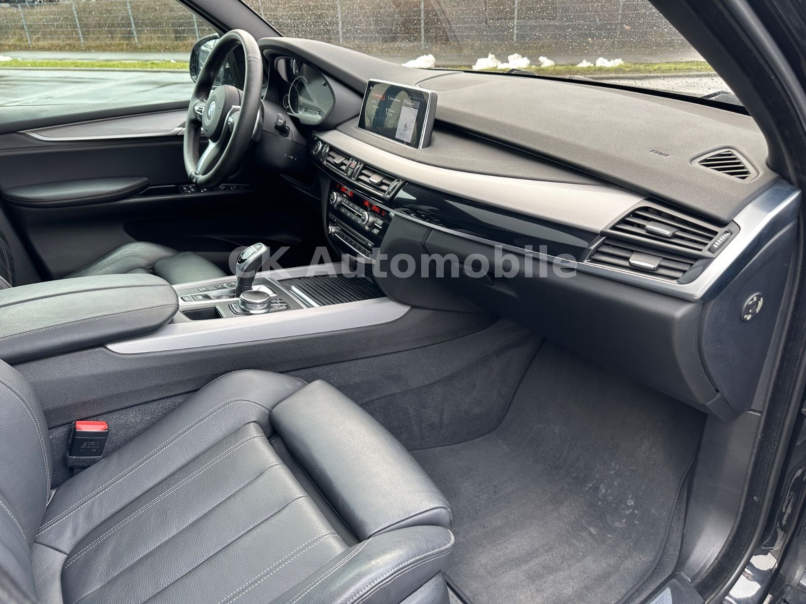 Fahrzeugabbildung BMW X5 xDrive 35i M-Sport/Navi/Pano/Head-Up/LED/AHK