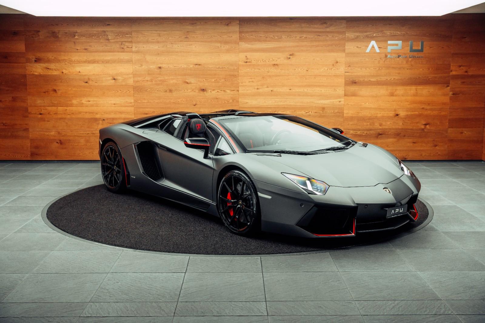 Lamborghini Aventador LP 700-4 Roadster Pirelli Edition