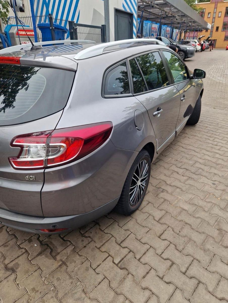 Renault Megane 2014 — rear view