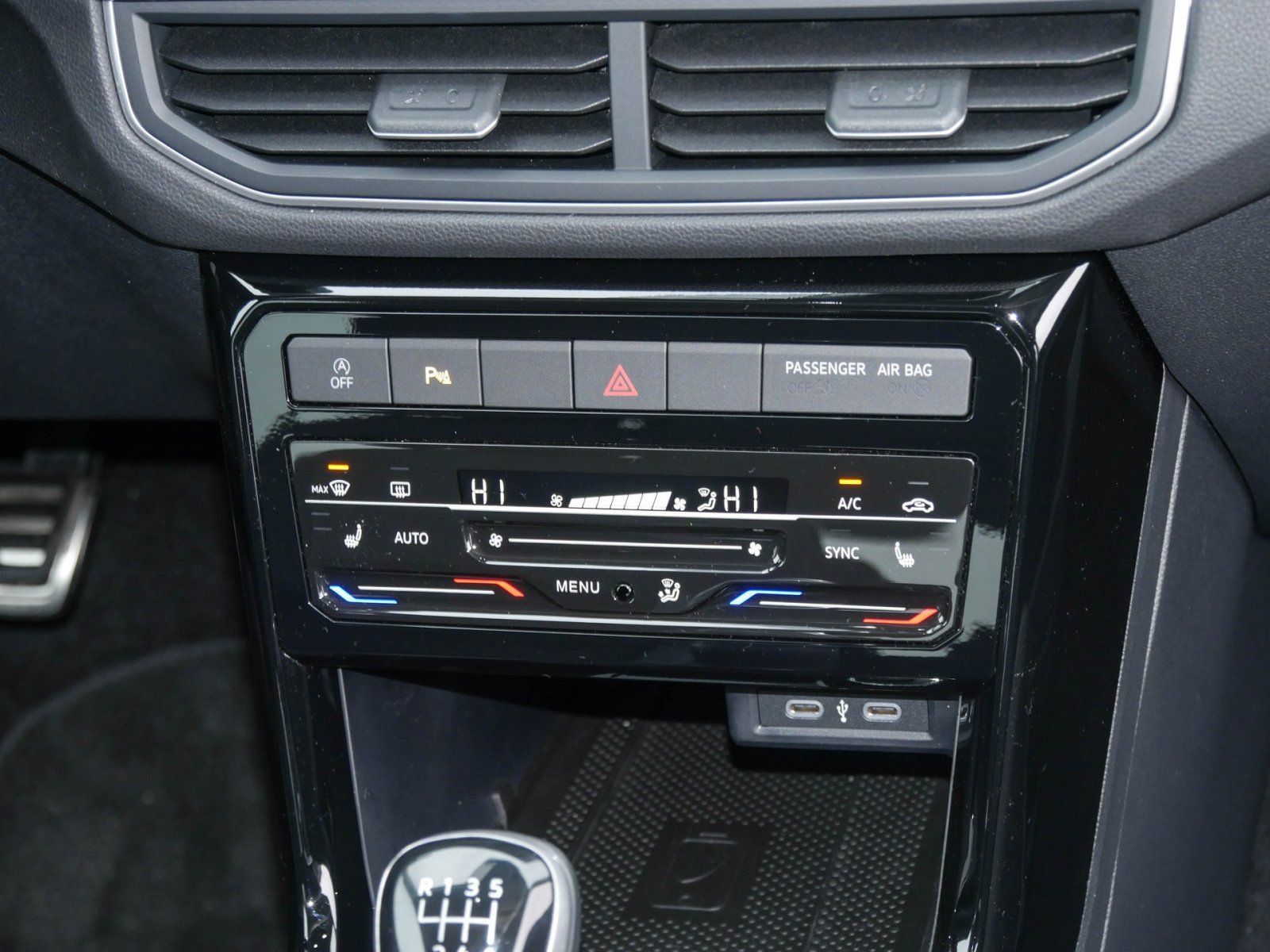 Volkswagen T-Cross - Bild 10