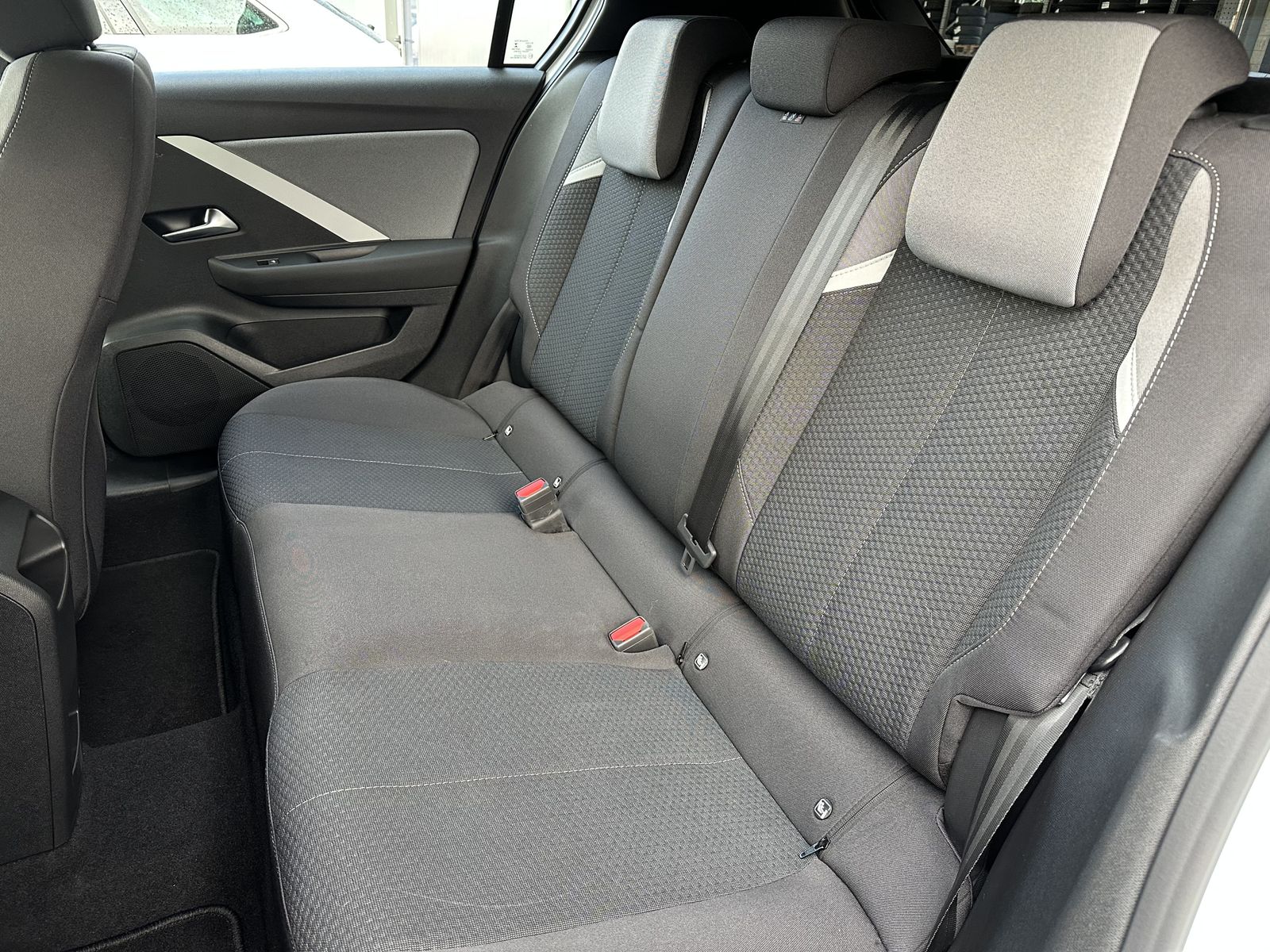 Fahrzeugabbildung Opel Astra 1.5 D Edition NAV+LED+KAM+WIDESCREEN+KAMER