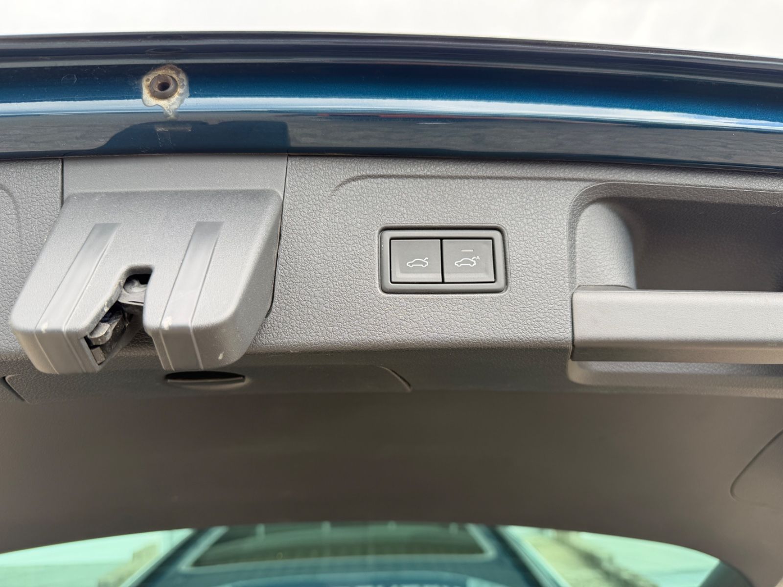 Fahrzeugabbildung Volkswagen Passat Business/AHK/Pano/LED/R-Cam/CarPlay/NAVI