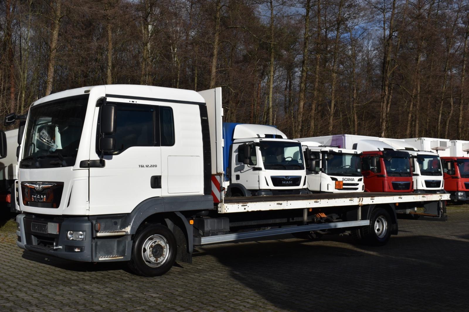 MAN TGL 12.220 BL/Liegeplatz,Plattform,Navi,AHK,E6