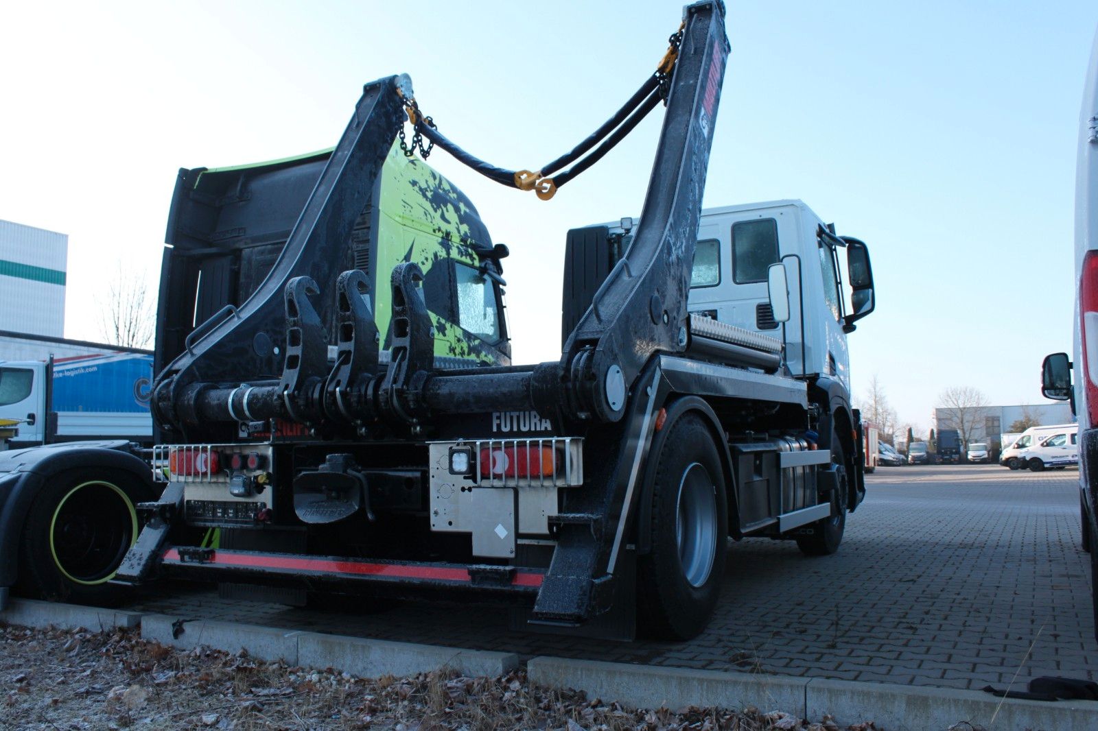 Fahrzeugabbildung Iveco X-Way AD200X40/P ON