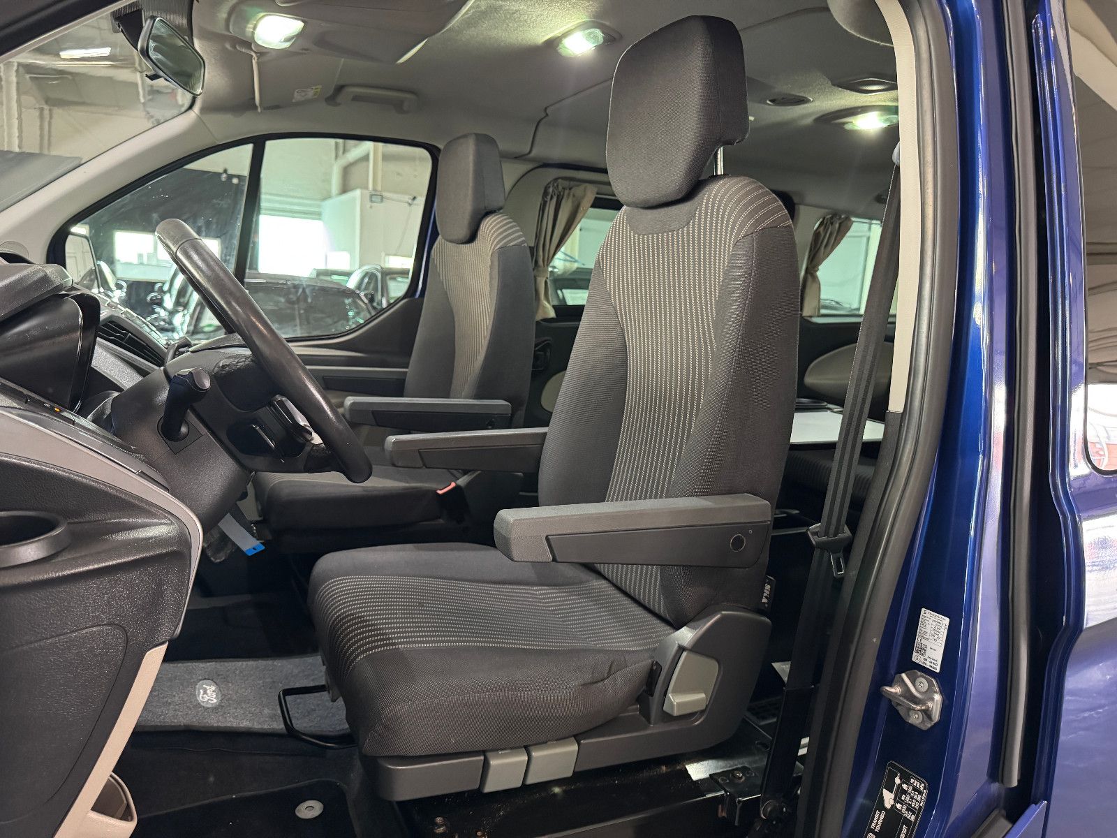 Fahrzeugabbildung Ford TOURNEO CUSTOM 2.2 TDCI WESTFALIA EUROLINE STHD