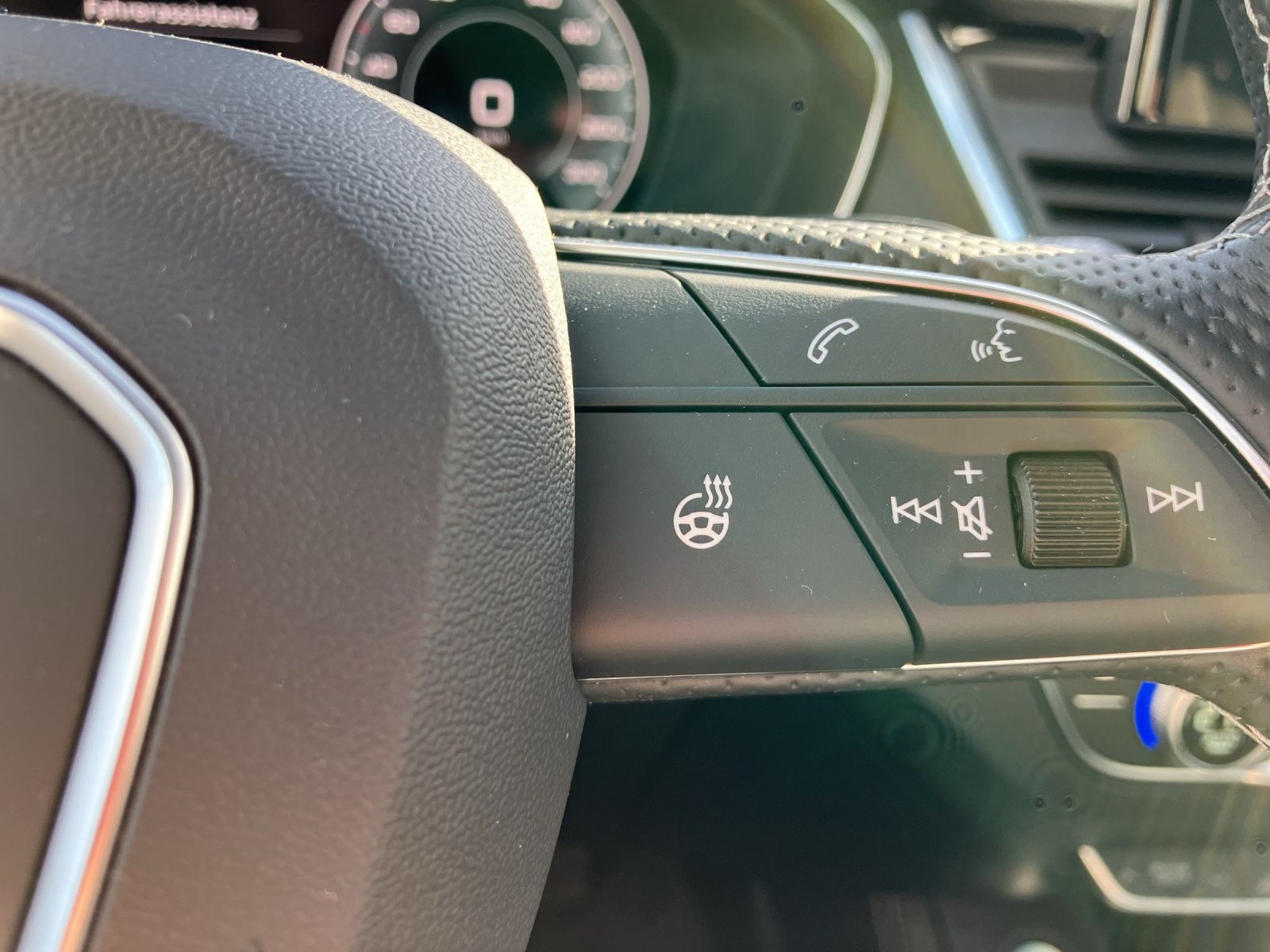 Fahrzeugabbildung Audi Q5 Sportback 55 TFSI e quattro S line LED Pano L