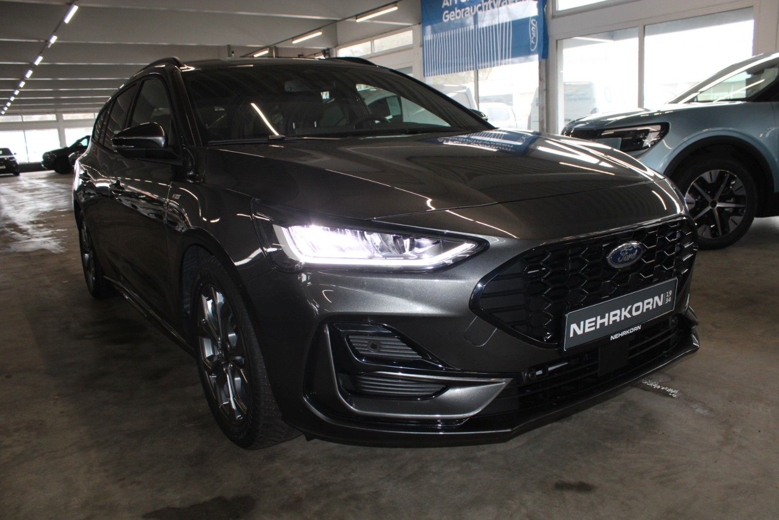 Fahrzeugabbildung Ford Focus ST-Line AHK GJR LED B&O ACC CAM SOFORT