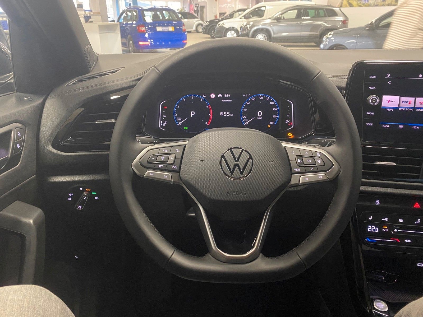 Fahrzeugabbildung Volkswagen T-Roc 1.5 TSI DSG Style+NAVI+MATRIX+Black Style+
