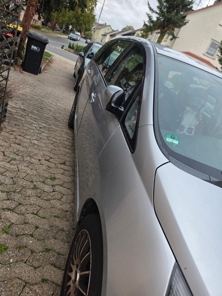 Mitsubishi Grandis 2005 — engine 2.378 cm³, 165 HP (121kW)