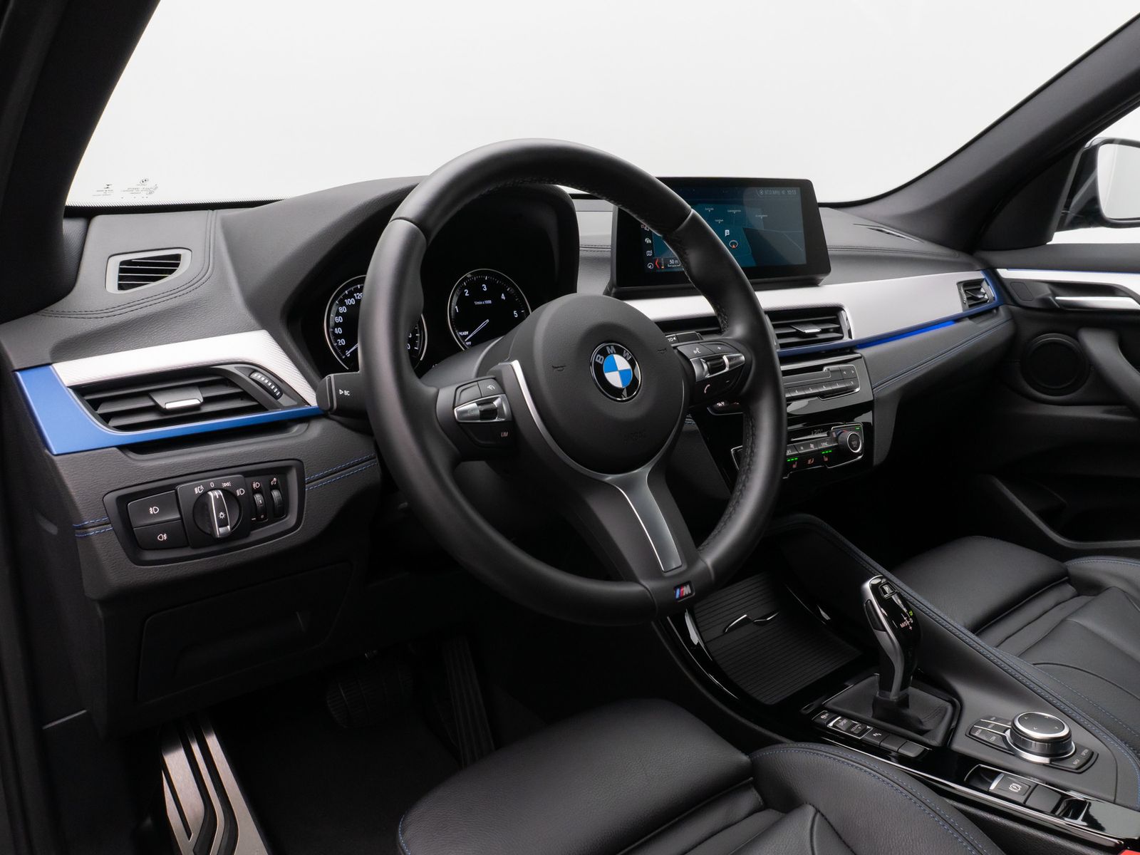 Fahrzeugabbildung BMW X1 sD20d M Sport NaviPlu HUD DAB Alarm Leder 18"