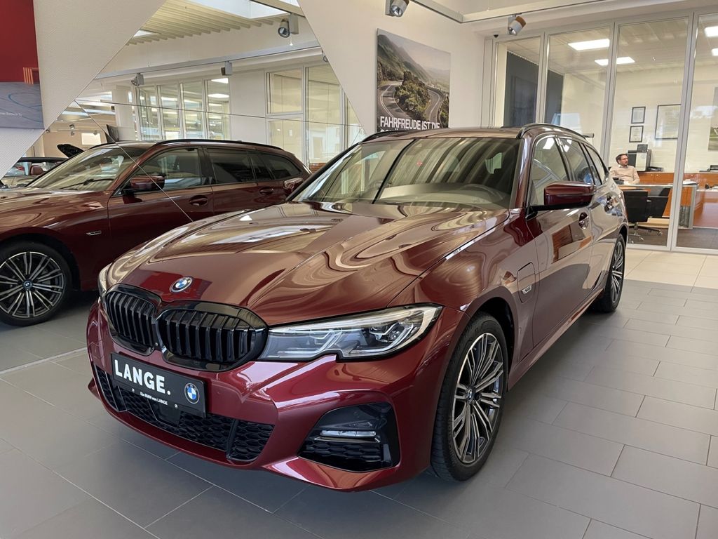 Image of BMW 330