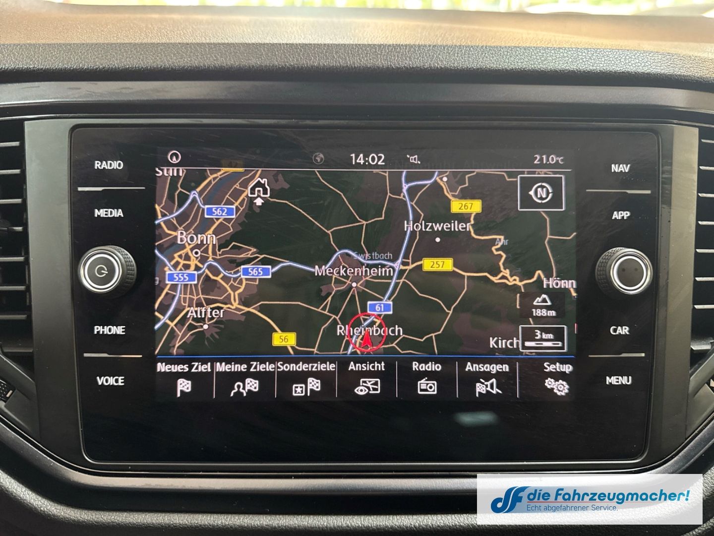 Fahrzeugabbildung Volkswagen T-Roc Basis 1.6 TDI EU6d-T Navi Apple CarPlay An