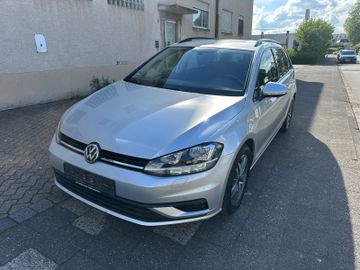 Volkswagen Golf - 1
