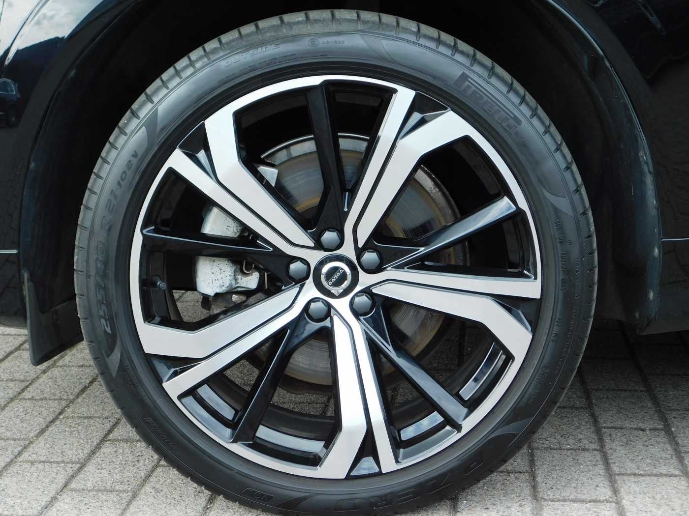 Fahrzeugabbildung Volvo XC60 T6 AWD Recharge R-Design 'Glasdach, AHK'