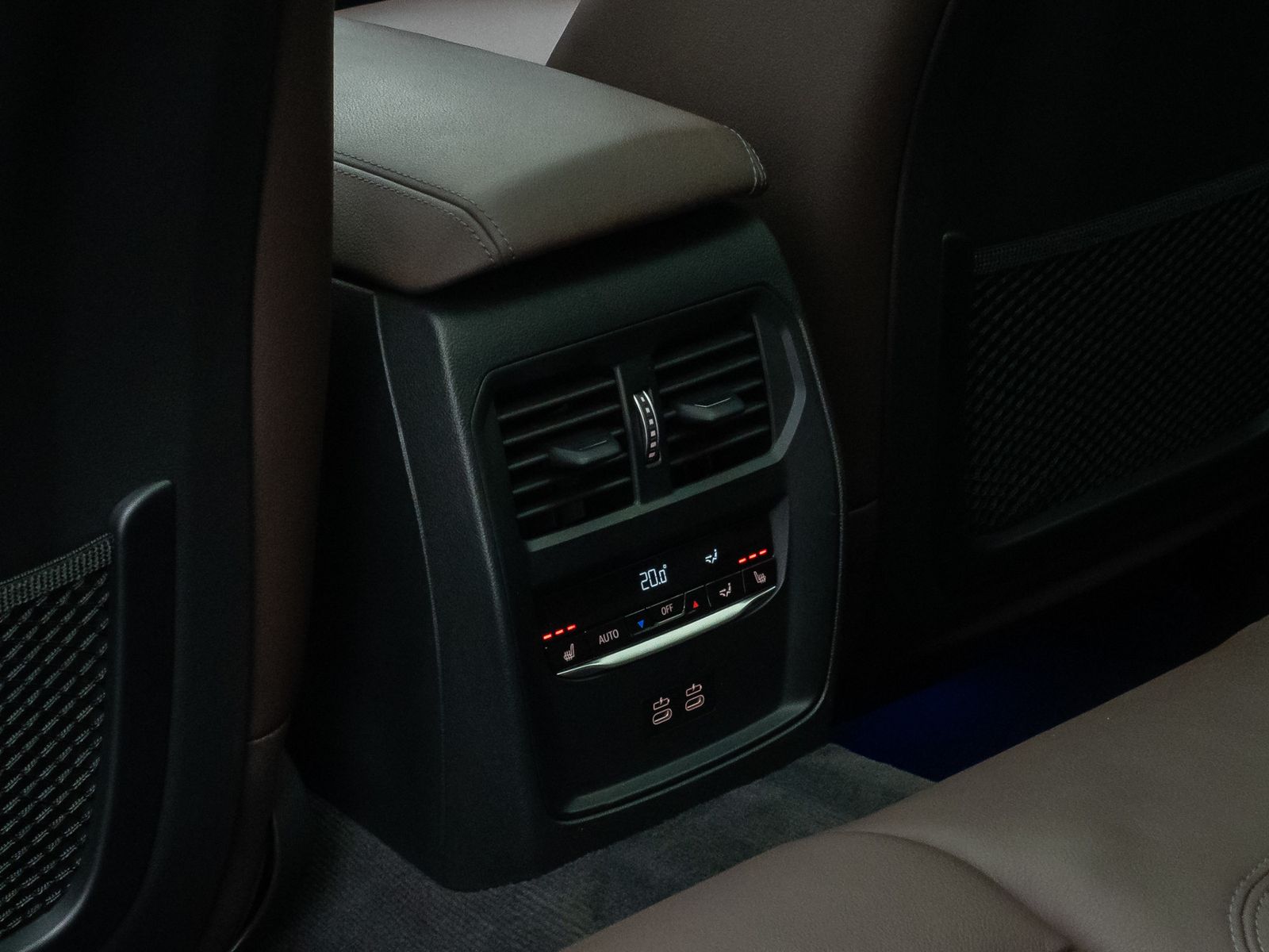 Fahrzeugabbildung BMW 330d M Sport DAB Kamera Leder ACC Alarm Pano 19"