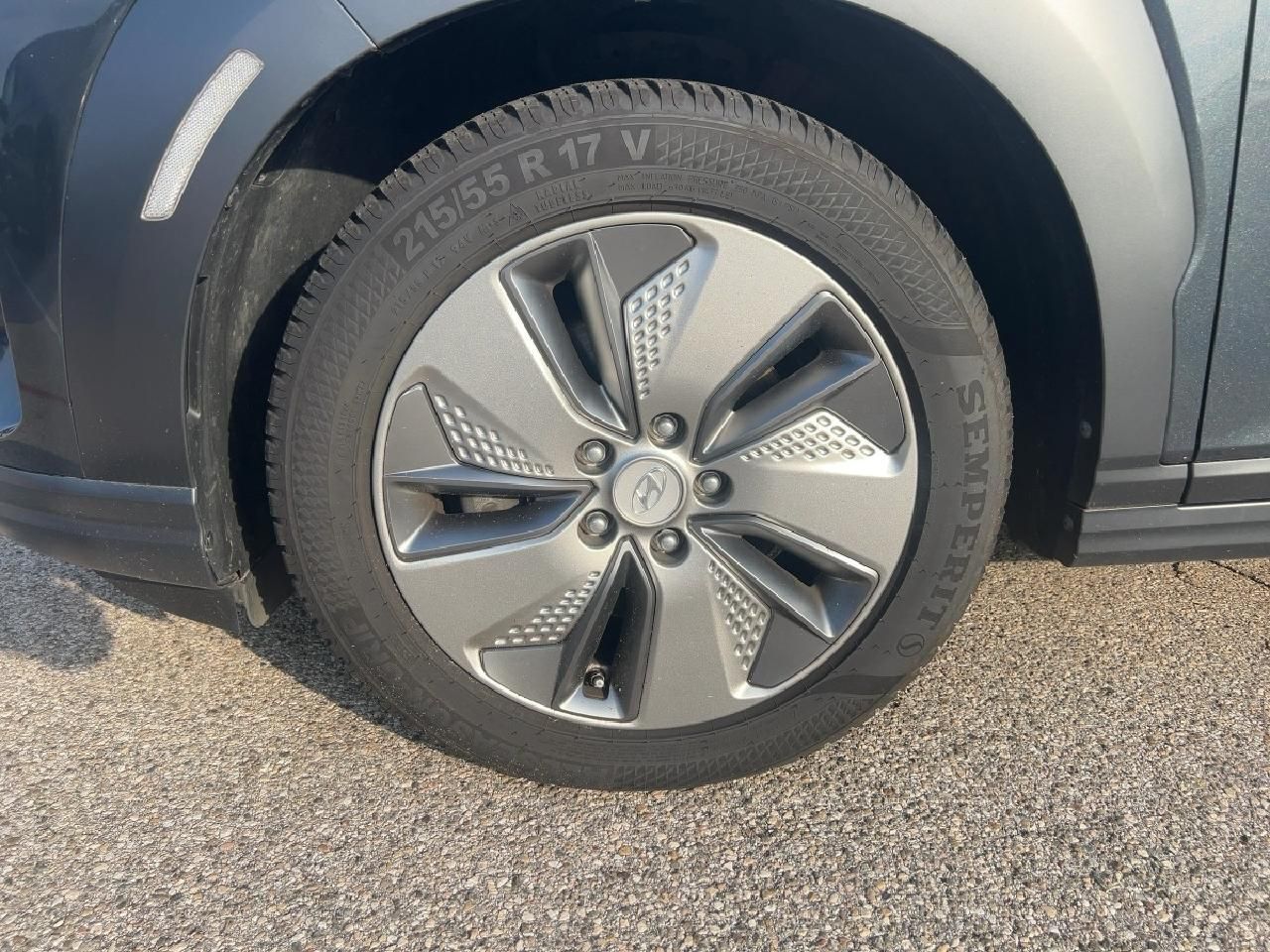 Fahrzeugabbildung Hyundai Kona Style Elektro 2WD