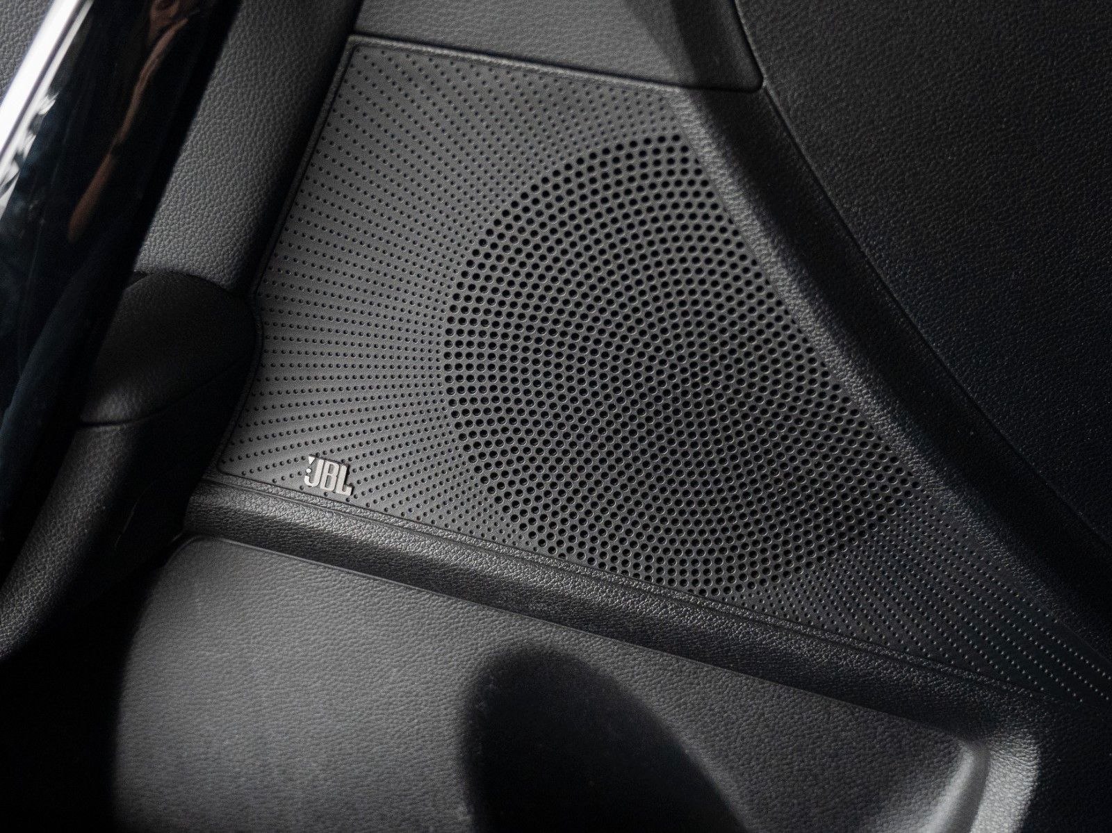 Fahrzeugabbildung Kia ProCeed GT AUTOM./PANO/SITZHZG./LENKRAD HZG./DAB