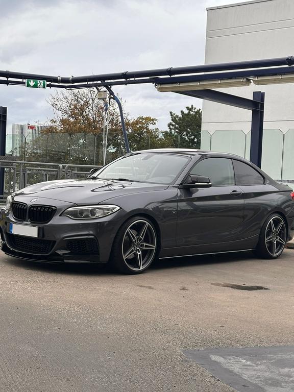 BMW 220